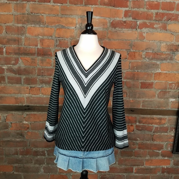 Vintage Tops - Vintage Womens Knit Top LongSleeves V-Neck Black&S